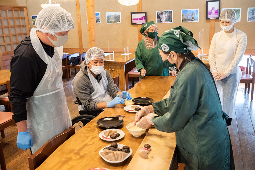 写真:土佐の料理伝承人が伝える高知の郷土料理田舎ずしづくり体験1