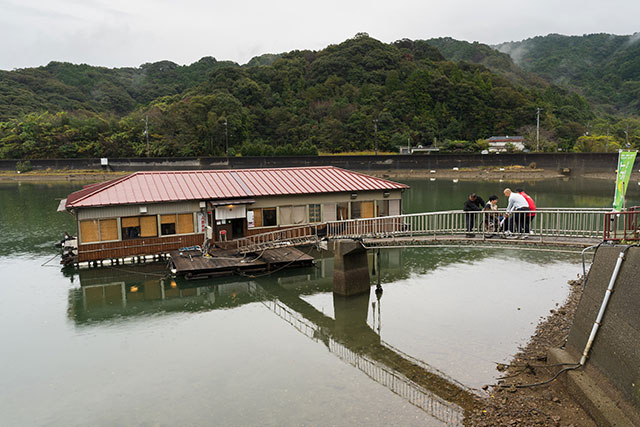 写真:海の上食堂 浮橋1