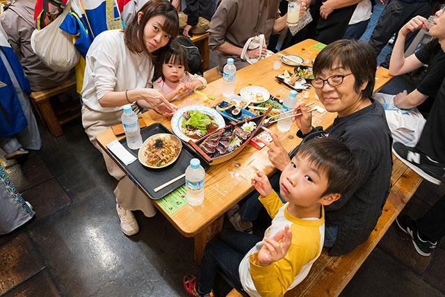 写真:ひろめ市場1