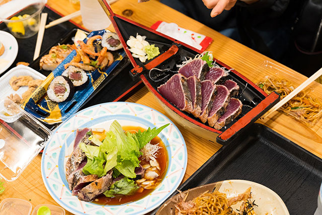 写真:ひろめ市場2